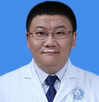 雲磬醫生照片