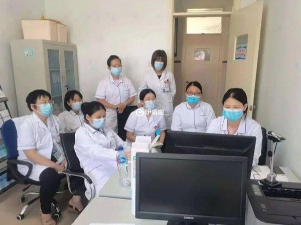 哈醫大二院醫護人員