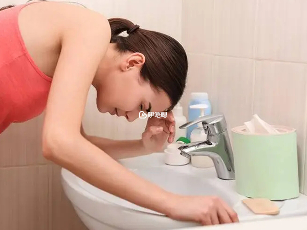 孕早期可能會有孕吐的反應