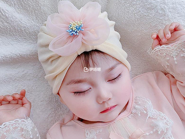 成功生下健康女兒