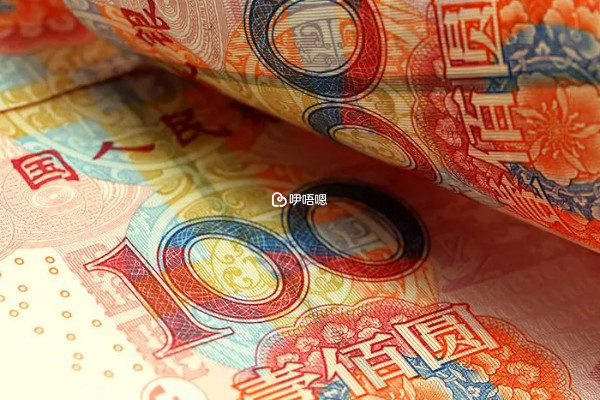 長方案的費用比短方案的貴一些